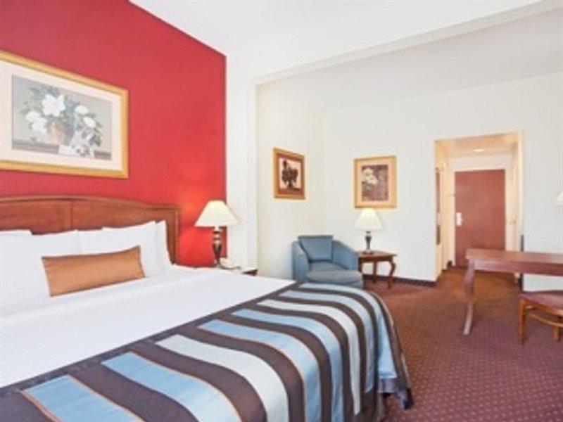 Holiday Inn Express & Suites - Mobile - I-65 By Ihg Экстерьер фото